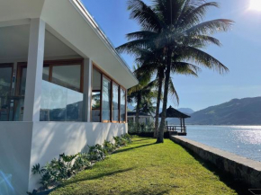 Casa com praia particular no condomínio Portobello